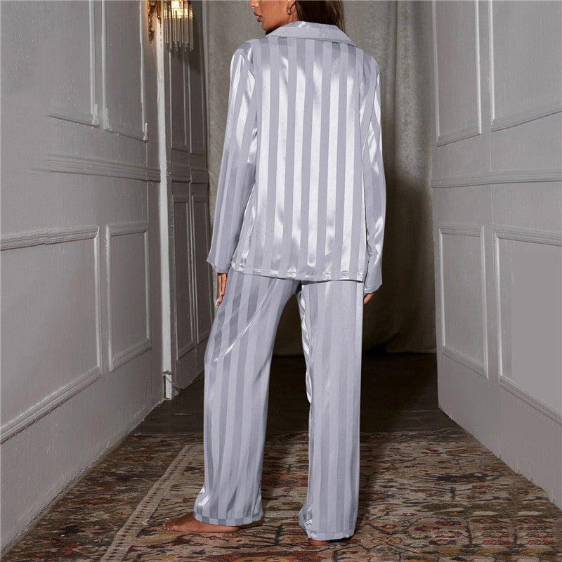 Freya | Stilfuld og behagelig pyjamas af silke | 50% RABAT!